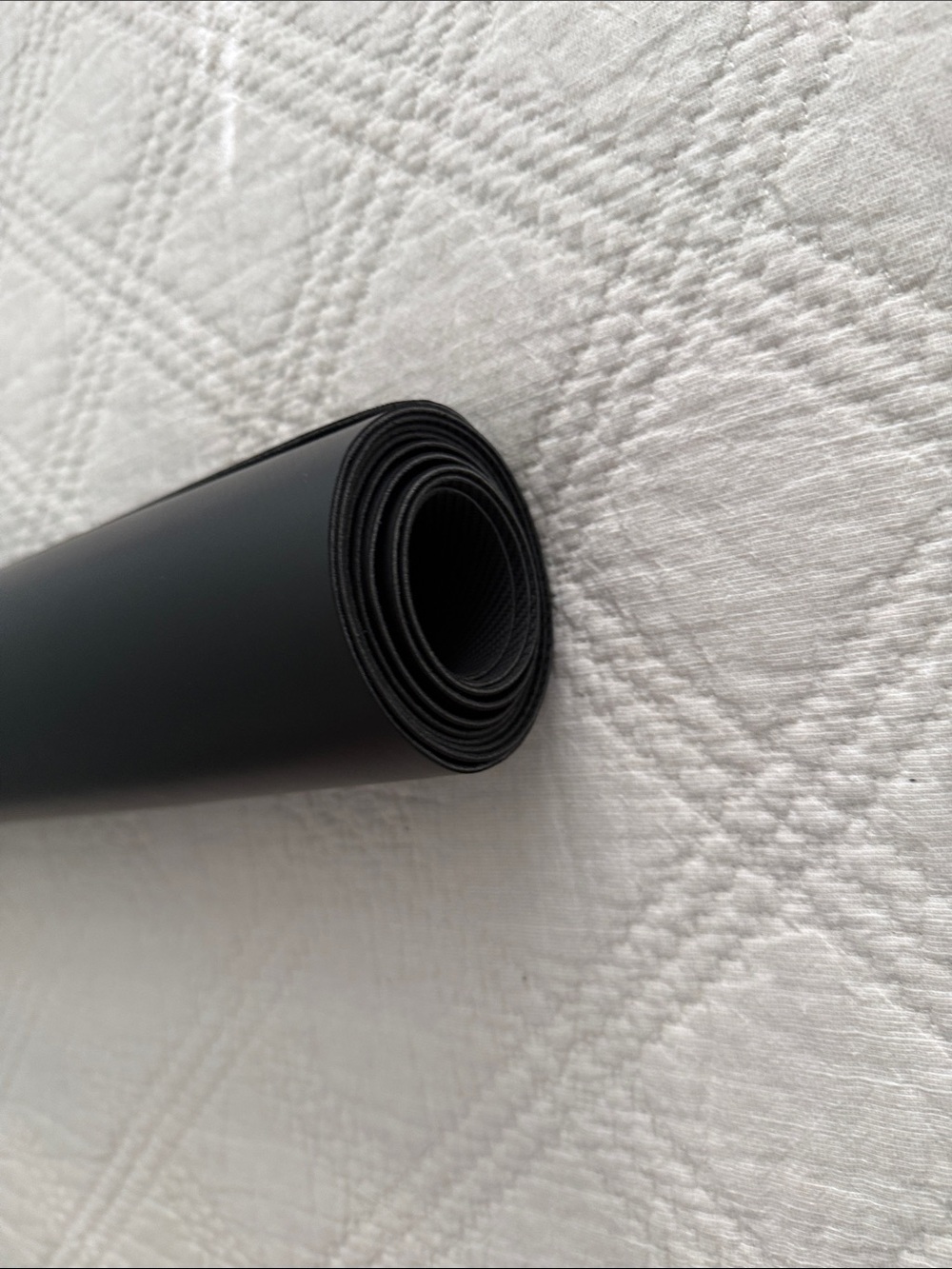 Alo Yoga Air Yoga Mat Black Yoga Mat for Travel Lightweight Mat UNISEX - Picture 8 of 14
